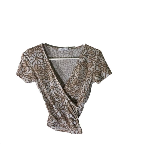 Rebellious Dreamer XS‎ Tan Floral Top - Picture 1 of 4